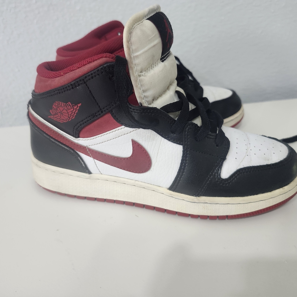 Jordan Kids Sneakers - Black, Red, White
